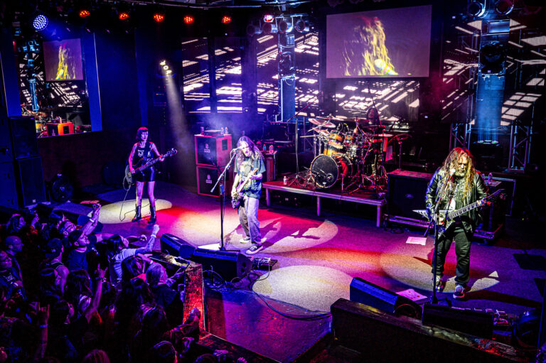 Go Ahead And Die anuncia álbum ao vivo ‘Better Dead Than Mainstream: Live At The Marquee Theater’