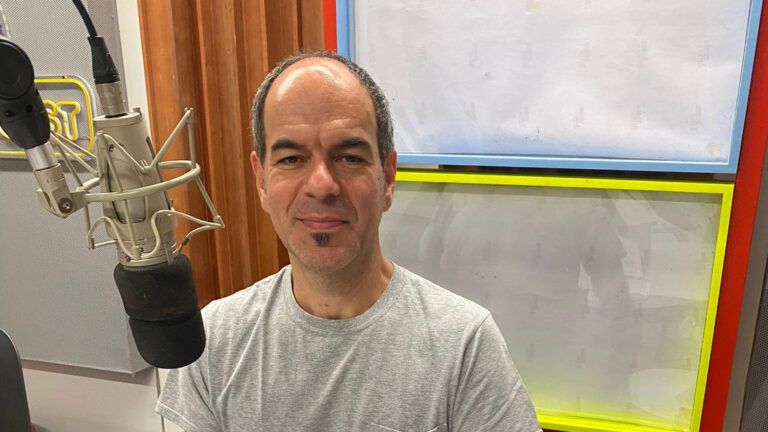 Programa Alto-Falante, da Rede Minas, estreia na Rádio Inconfidência