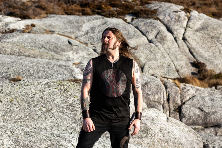 Grutle Kjellson (Enslaved): “Nossa filosofia sempre foi fazer música que nós mesmos gostamos de ouvir, em vez de seguir uma fórmula”