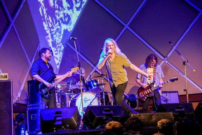 De ‘Superfuzz Bigmuff’ a ‘Plastic Eternity’: Mudhoney e a força do grunge em São Paulo