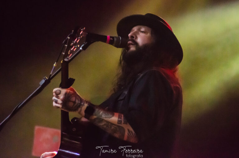 Shawn James hipnotiza público em São Paulo com performance impecável