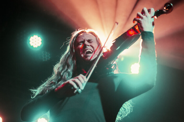 Ne Obliviscaris hipnotiza São Paulo: Uma noite de emoção e virtuosismo no Carioca Club