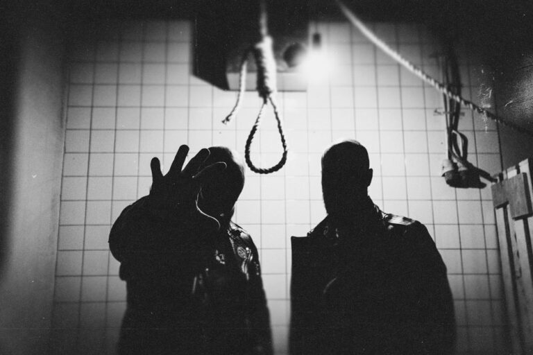 Grave With A View prepara-se para lançar álbum “Raw Illumination” com uma abordagem sombria e crua do black metal