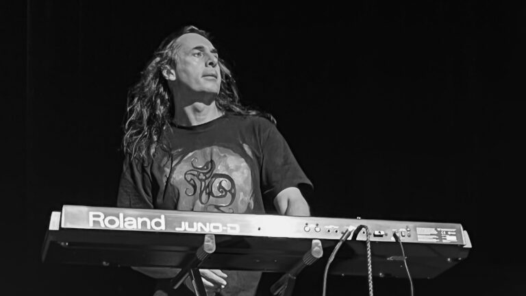 Morre, aos 50 anos, Edgard Britto, tecladista da banda Tuatha de Danann