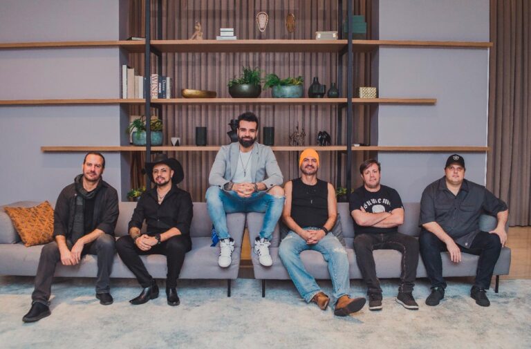 Depois de 15 anos, Kavla retorna com o novo álbum de estúdio ‘Intenso’