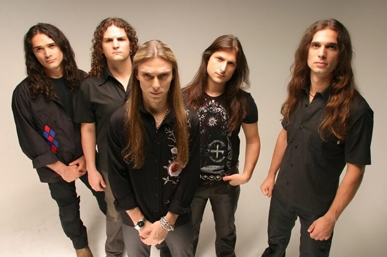 “Rebirth”, do Angra, retorna em edição especial com 4 faixas bônus e novo acabamento com lançamento em 7 de março pela Voice Music