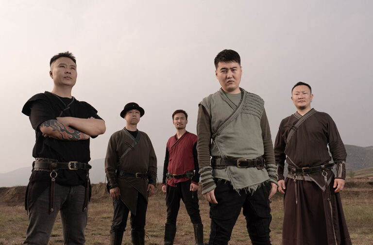 Nine Treasures assina com a Metal Blade Records e anuncia novidades