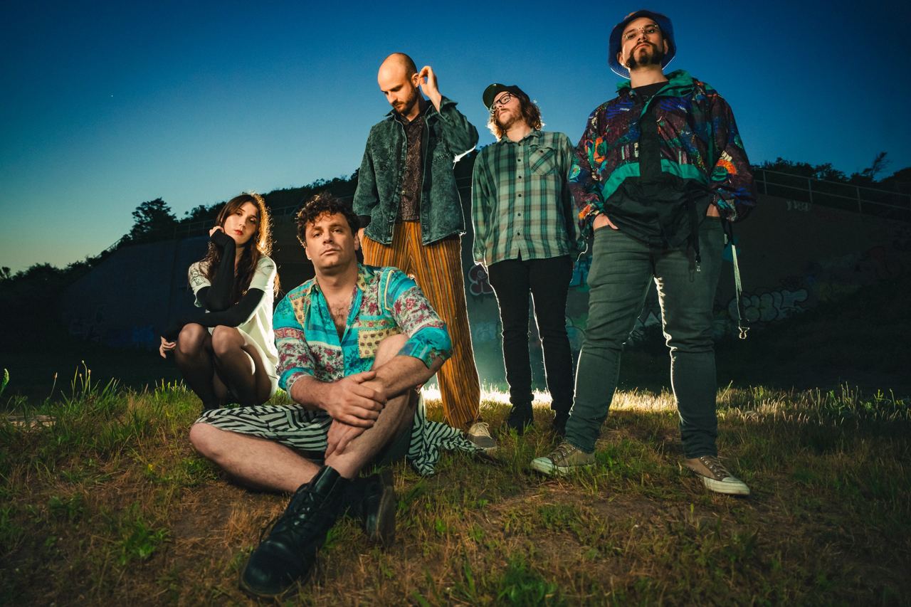 Ecce Shnak lança EP ao vivo ‘Backroom Sessions’ com quadrilogia de vídeos