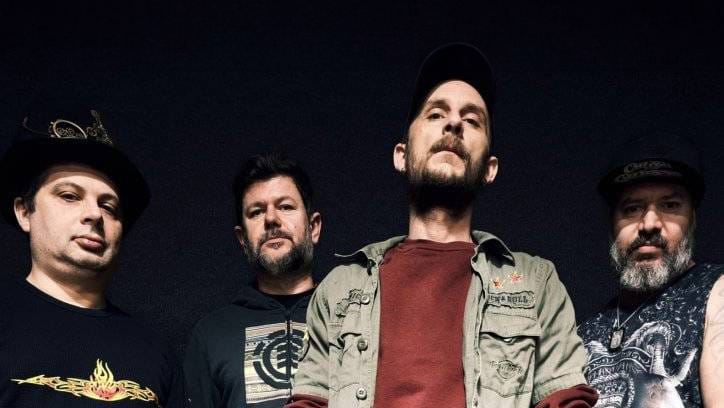 Katharein estreia com álbum “Lucky Shots”