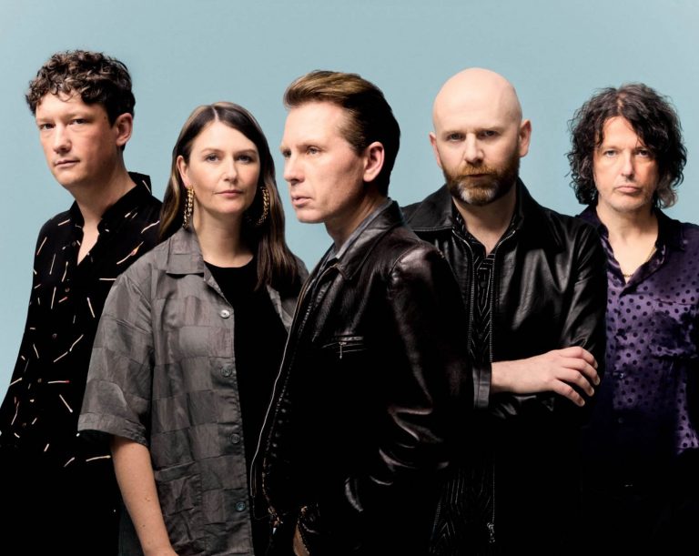 Franz Ferdinand revela o novo single “Hooked”