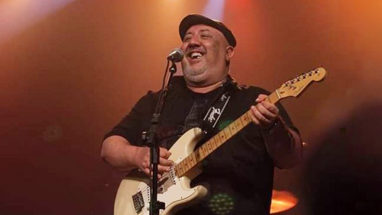 Sérgio Rocha homenageia Celso Blues Boy em show especial no Coordenadas Bar