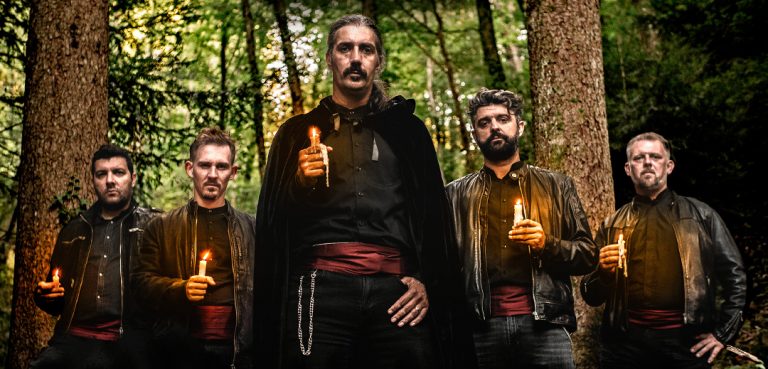 Coral croata Metaklapa traz turnê inédita ao Brasil com clássicos do Iron Maiden a cappella e à luz de velas