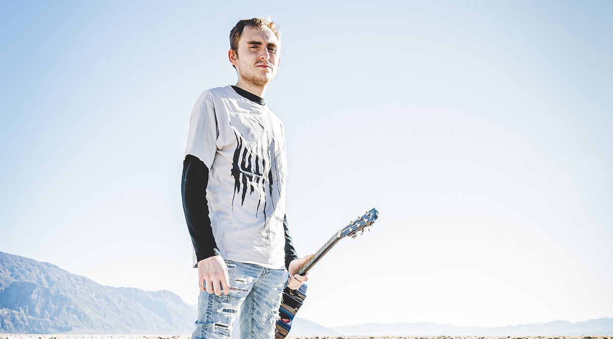 Matt DeAngelis lança novo single “I’m Just The Keyboard Player”