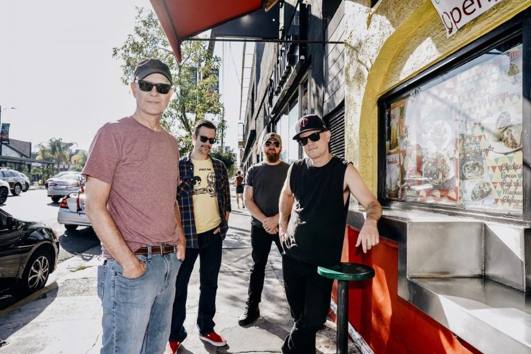 Helmet celebra 30 anos do álbum Betty em São Paulo no dia 30 de Abril