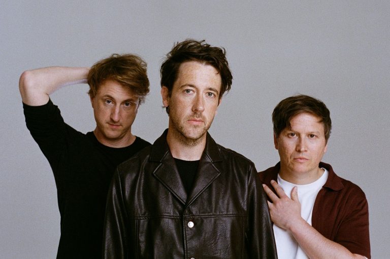 The Wombats revela hoje seu sexto álbum de estúdio, Oh! The Ocean