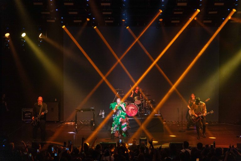 São Paulo festeja o rock alternativo dos anos 90 com Garbage e L7