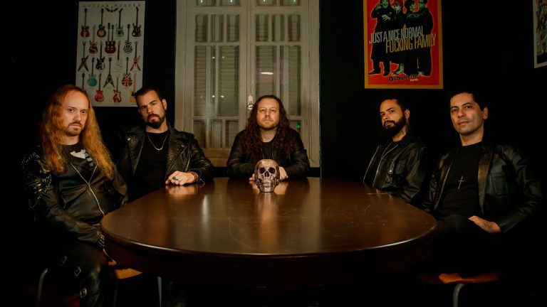 Cova Rasa finaliza terceiro álbum e revela todos os detalhes