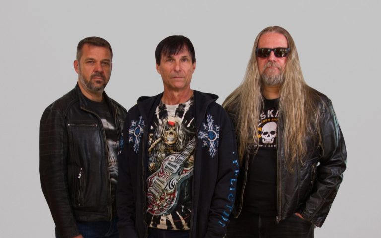 Extra Band lança single “Virtual World” e mergulha em universo digital