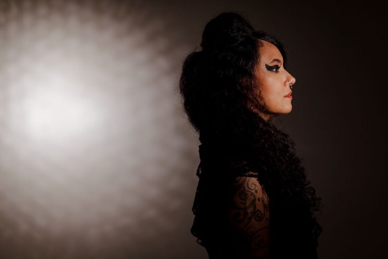 Fernanda Lira homenageia Amy Winehouse com apresentação no Blue Note Rio