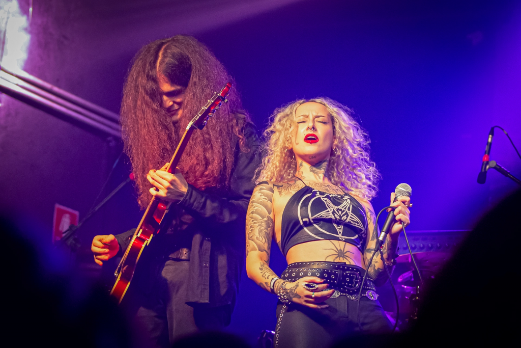 WeeDevil se apresenta ao lado da banda chilena Ocultumna véspera de feriado em São Paulo