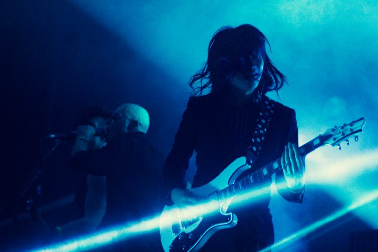 The Sisters Of Mercy:  Clima sombrio e clássicos para um público fiel