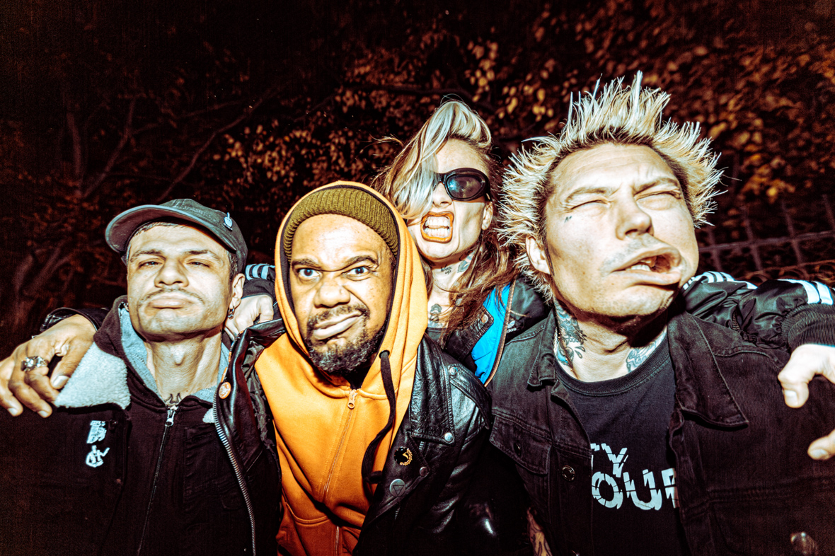 Fantazmaz, nova banda da Repetente Records, lança a acelerada e ácida ‘You Owe Me a Fortune’