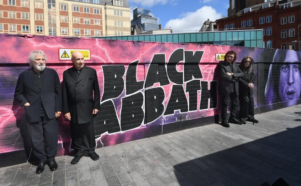 Formação original do Black Sabbath se reúne para fotos uma semana antes do show de despedida