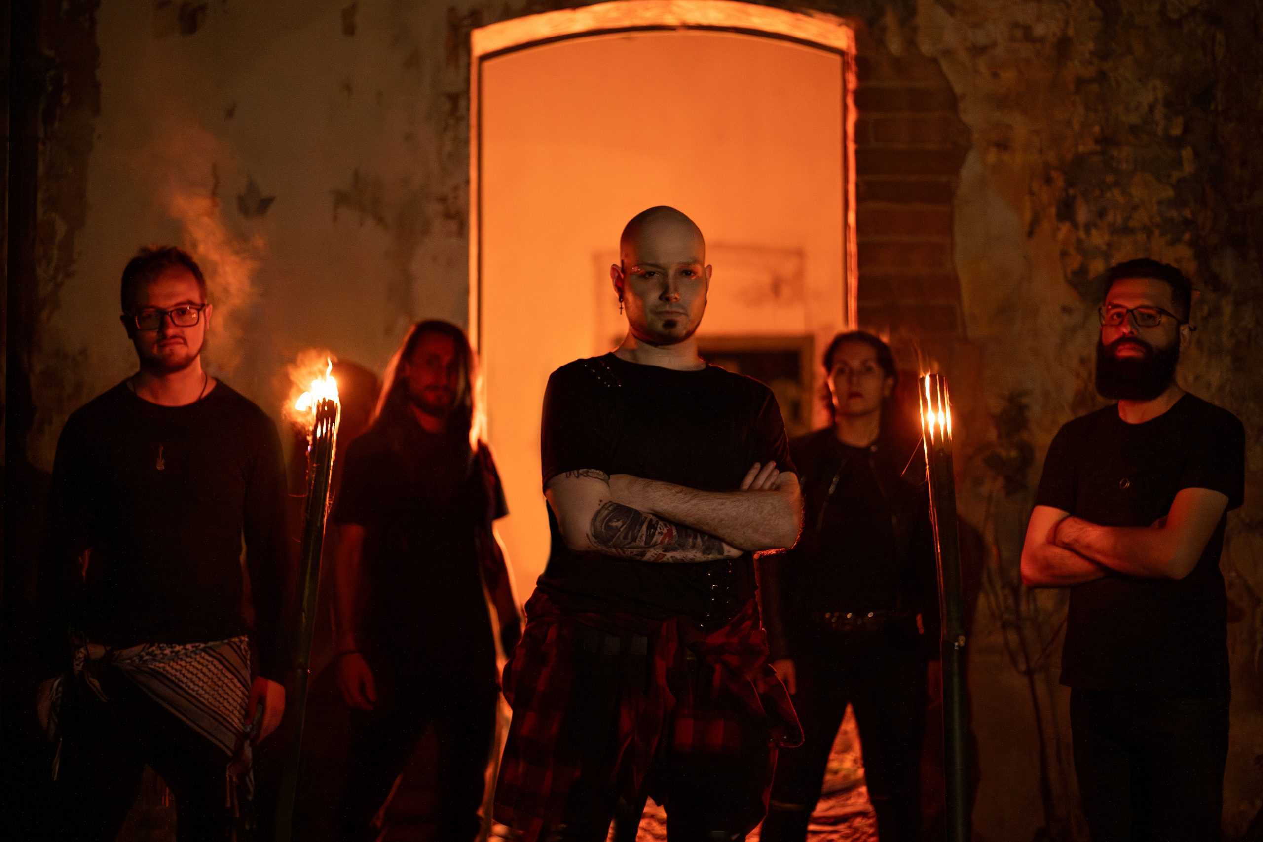 Vakan lança o single “The Hunter” transformando perversidade em poesia ácida e provocativa