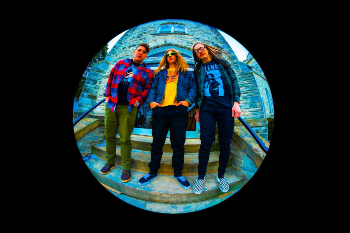 Black Moon Cult lança single “Stoned Ape”, inspirado em teoria sobre cogumelos psicodélicos e evolução humana