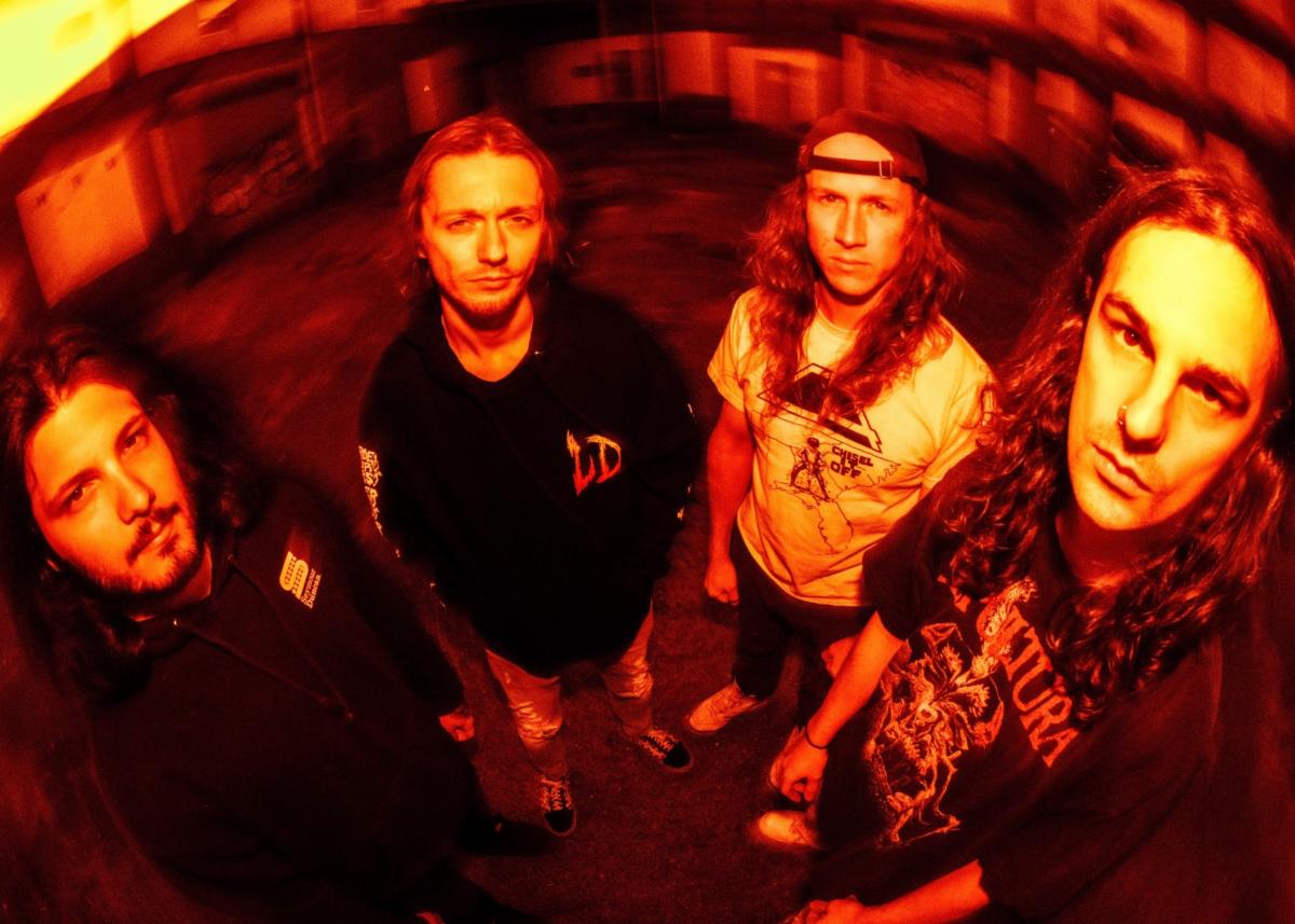 Paralysis lança novo single “Pain Spiral” e anuncia álbum para agosto