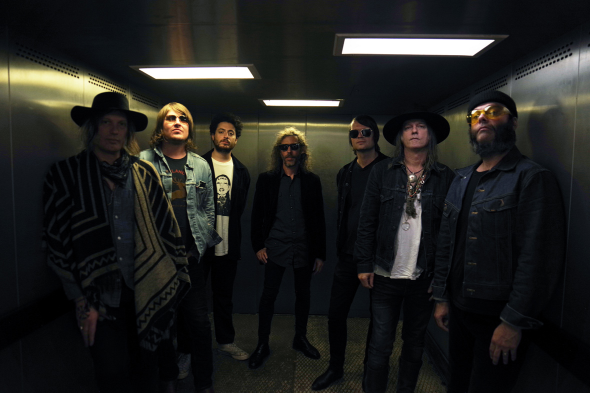 Odair José e Ema Stoned serão atrações de abertura no The Brian Jonestown Massacre em SP
