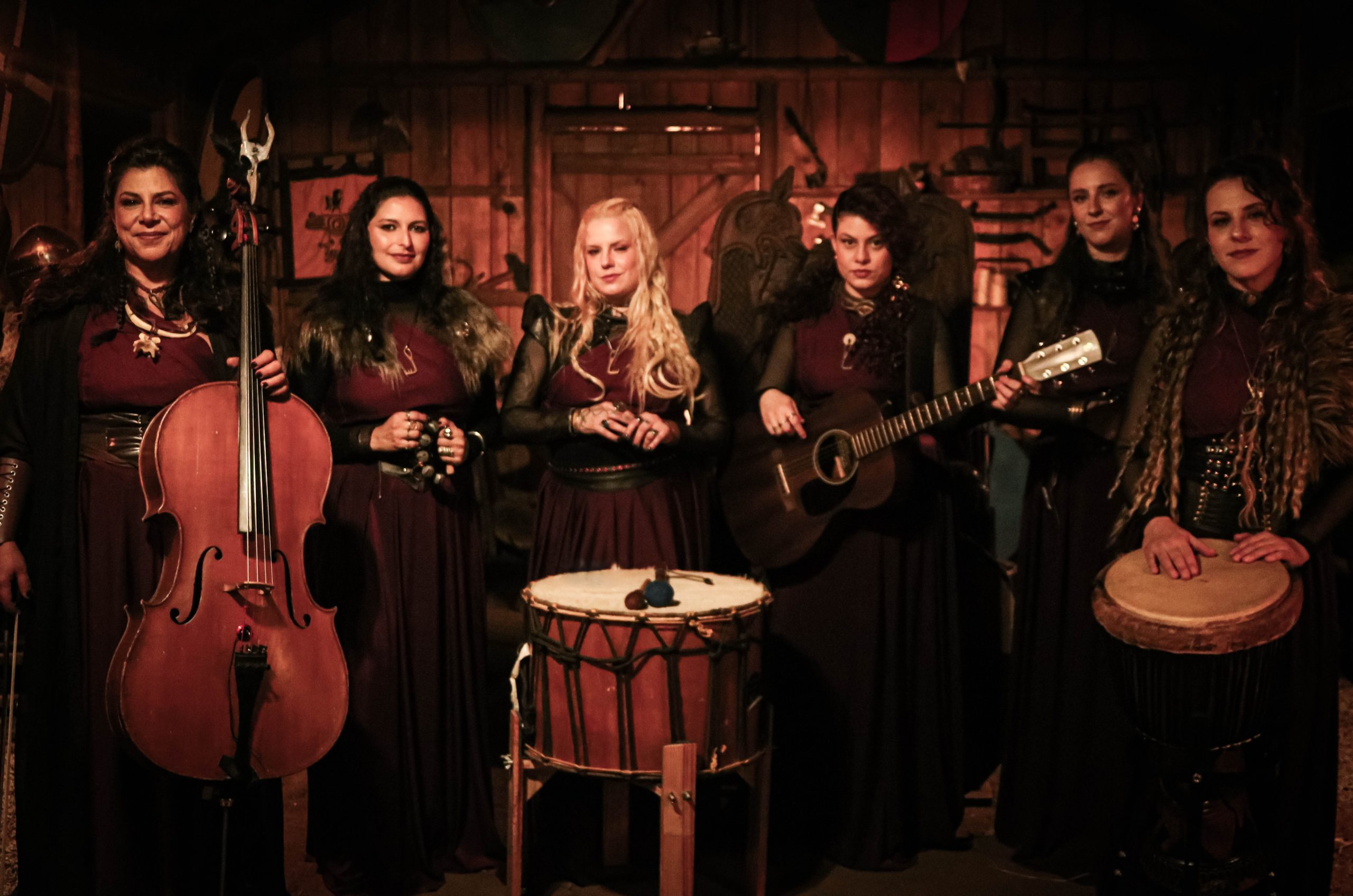 Yön lança primeiro videoclipe com versão de canção finlandesa