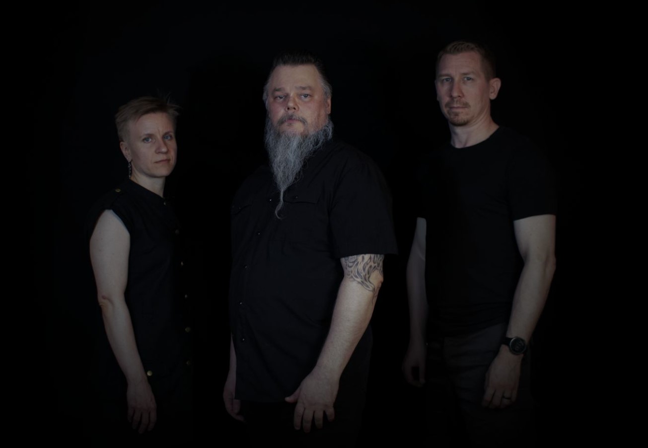 Kalmo lança novo single “Thy Chosen One” e apresenta formação da banda