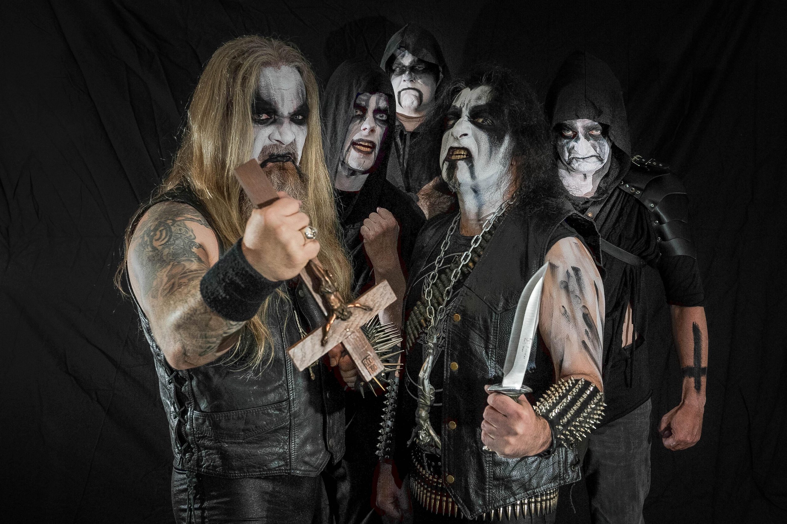 Embraced By Darkness lança novo single “Darkness Awaits” e anuncia álbum de estreia “Ex Inferis”