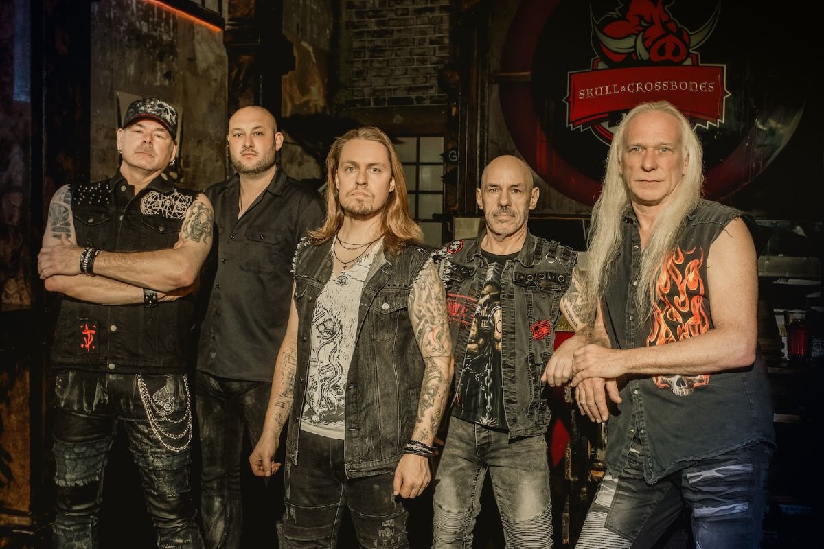 Skull & Crossbones lança single e clipe “Echoes Of Eternity”