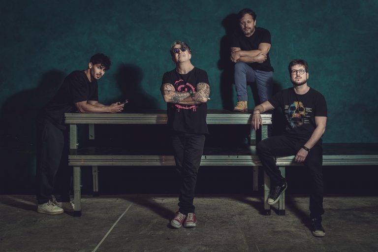 Us.4 une nostalgia e inovação em nova versão para o hit “Nem Sempre O Que Se Quer”