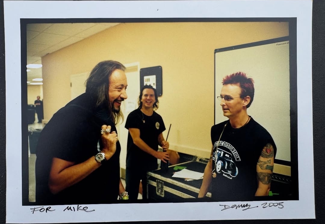 Mike McCreaddy faz homenagem a Ace Frehley: “sem Ace e o Kiss, eu não teria pego em uma guitarra”