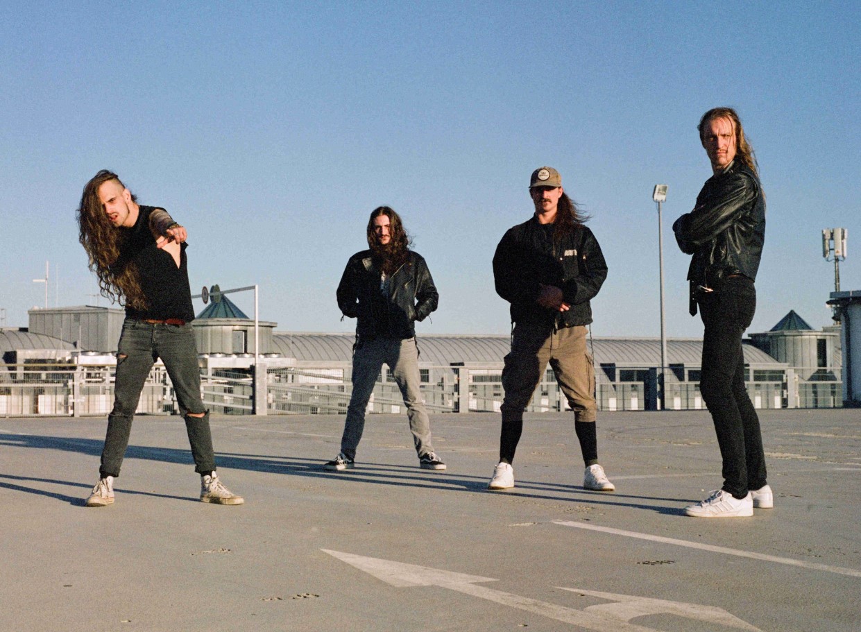 Dust Bolt lança videoclipe de “Ghost On My Screen”