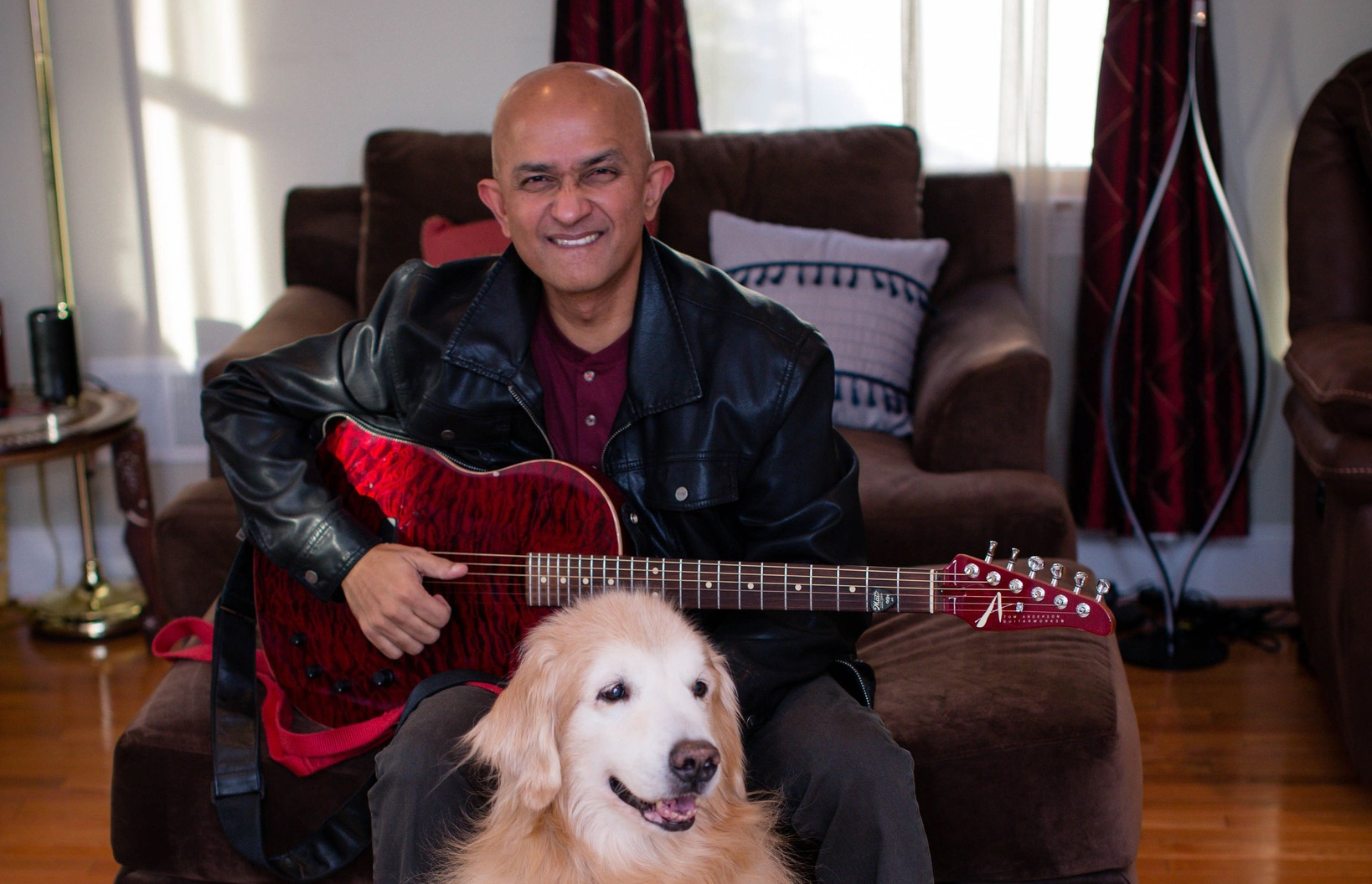 Jacob Chacko lança animada faixa de Natal “Over The Top”