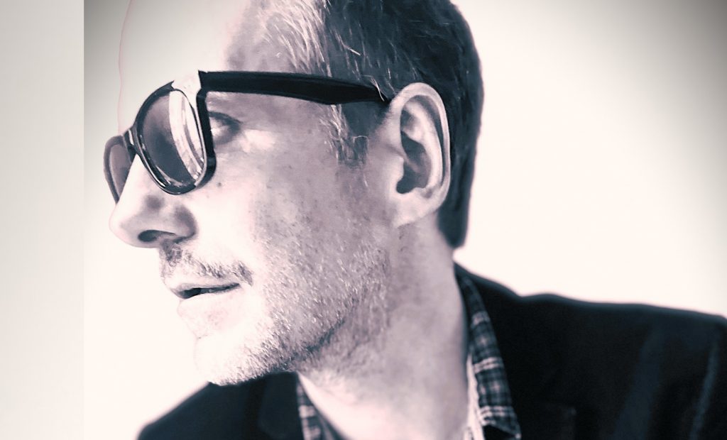 Moon Construction Kit lança novo single “Chemicals”