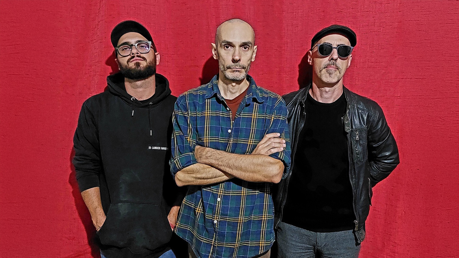 Daniele Brusaschetto lança videoclipe de “Choking Clouds Of Ammonia”