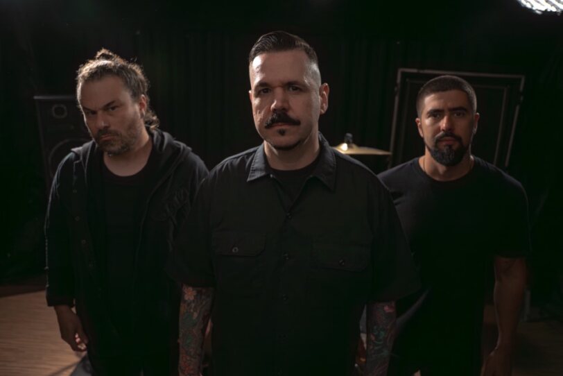 Trompas, nova banda de Wally (ex-CPM 22), lança segundo single e se aprofunda no sludge/stoner em clipe audacioso de “Lost Again”