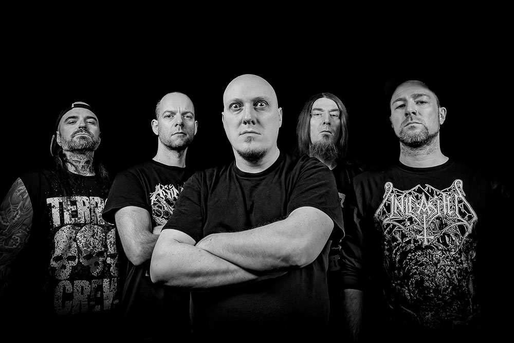 Endseeker lança cover de “True Survivor” e se despede com EP Coffin Born