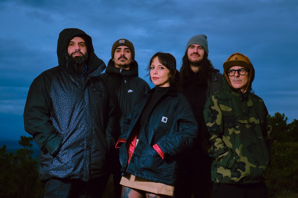 Hold Me Tight: Banda de hardcore lança novo single “No Turning Back”