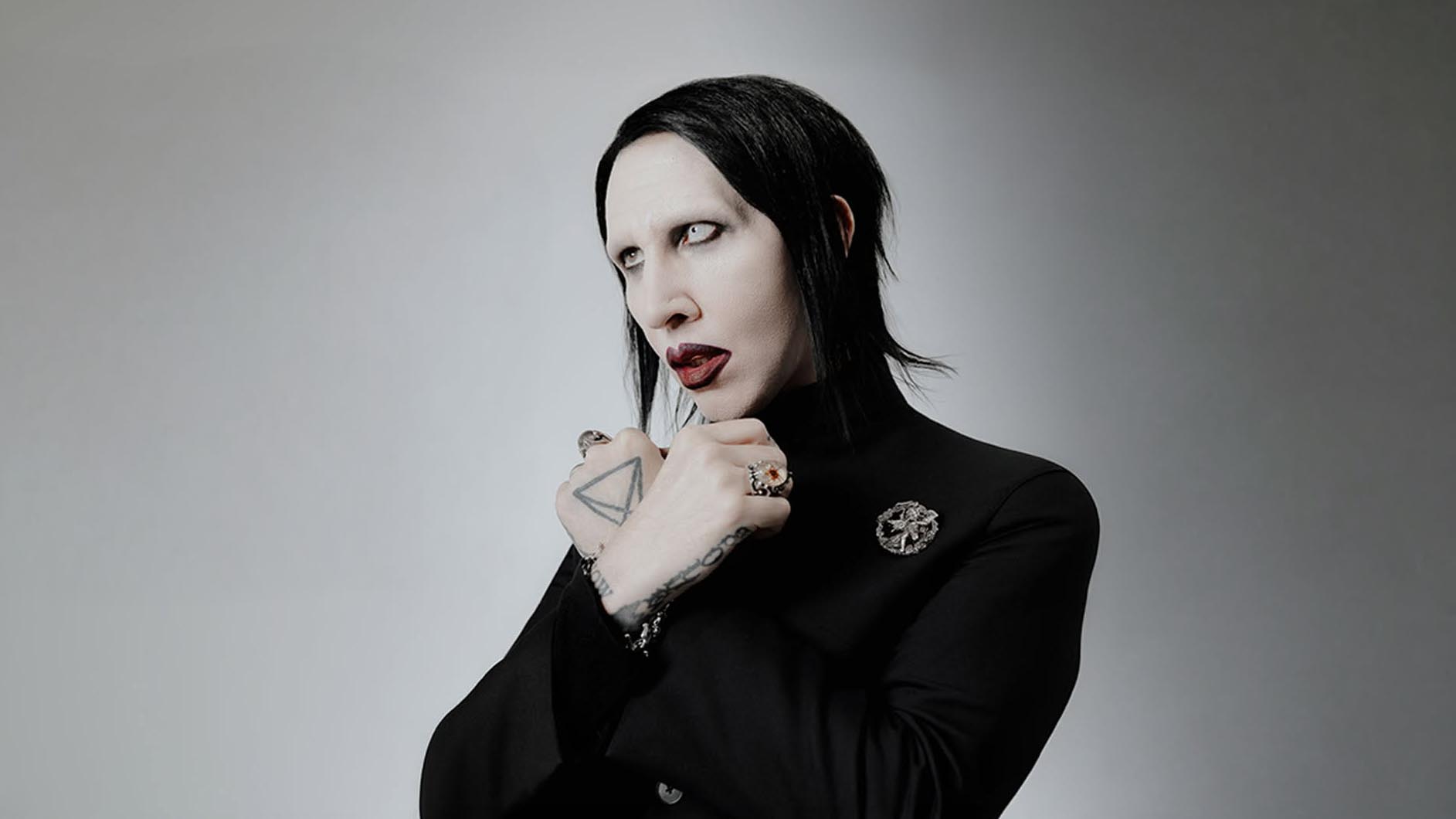 Marilyn Manson anuncia novo álbum e lança o single “Exit Wound”