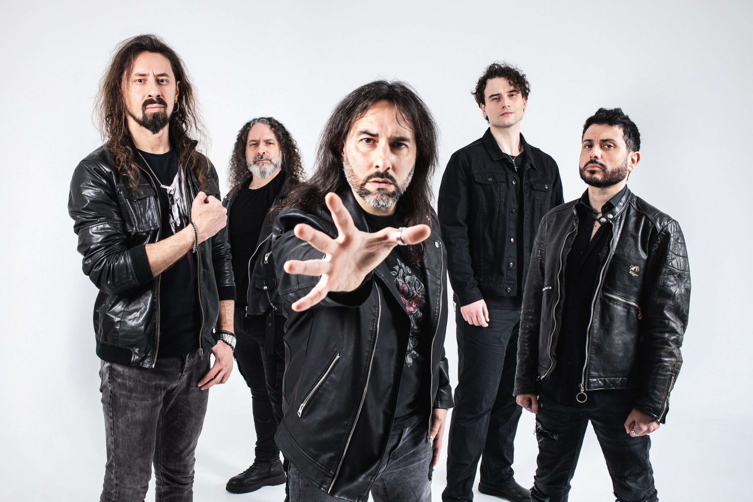 Noveria anuncia lançamento do álbum ‘Becoming After’ para agosto