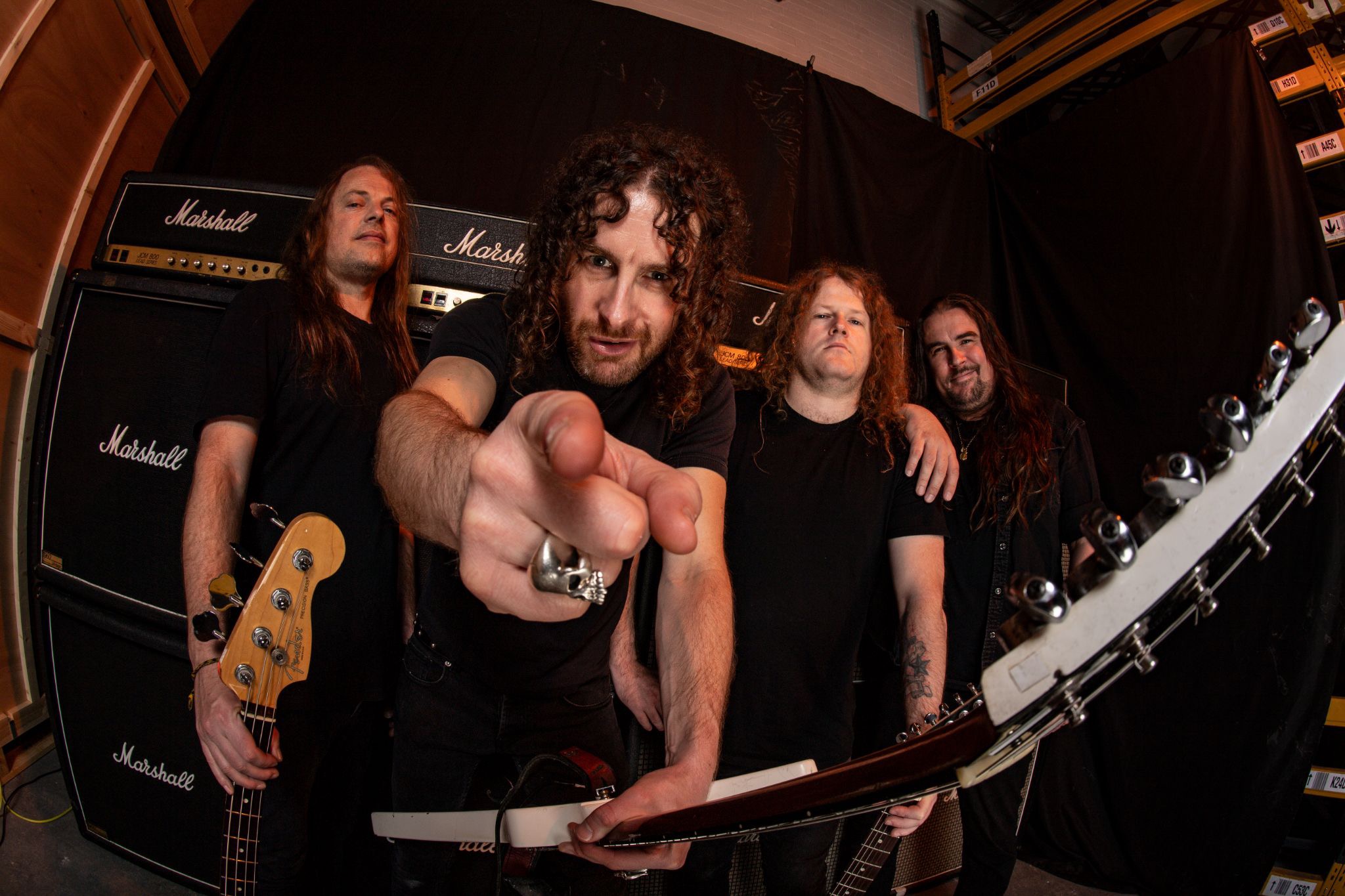 Airbourne lança novo single, “Here She Comes”
