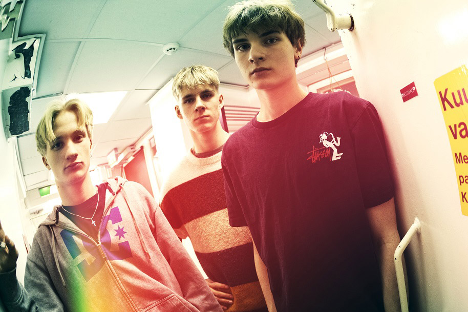 Aspesti: Trio jovem revive a rebeldia e sujeira do grunge em álbum de estreia ‘Blank’