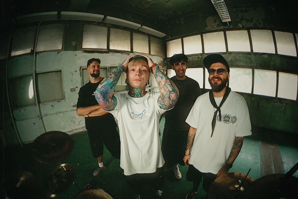 Audiosvora mistura metalcore, punk e breakdowns em “Motion”