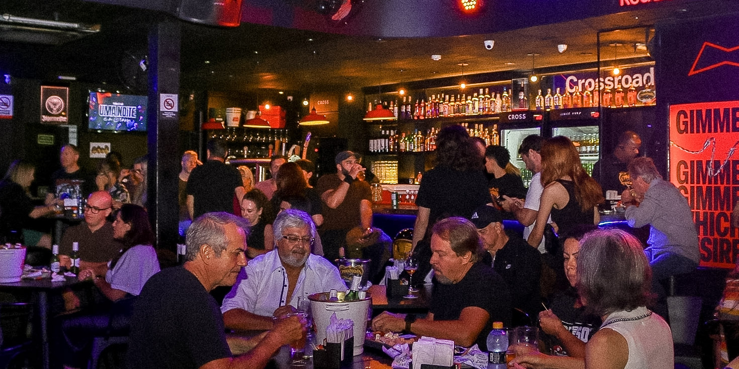 Quando a quinta-feira ganha outro ritmo: Crossroads recebe Ísis Dresch Duo e Folks Trio